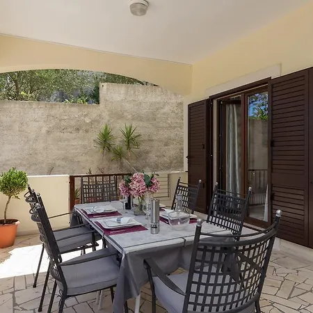 Venka Apartment